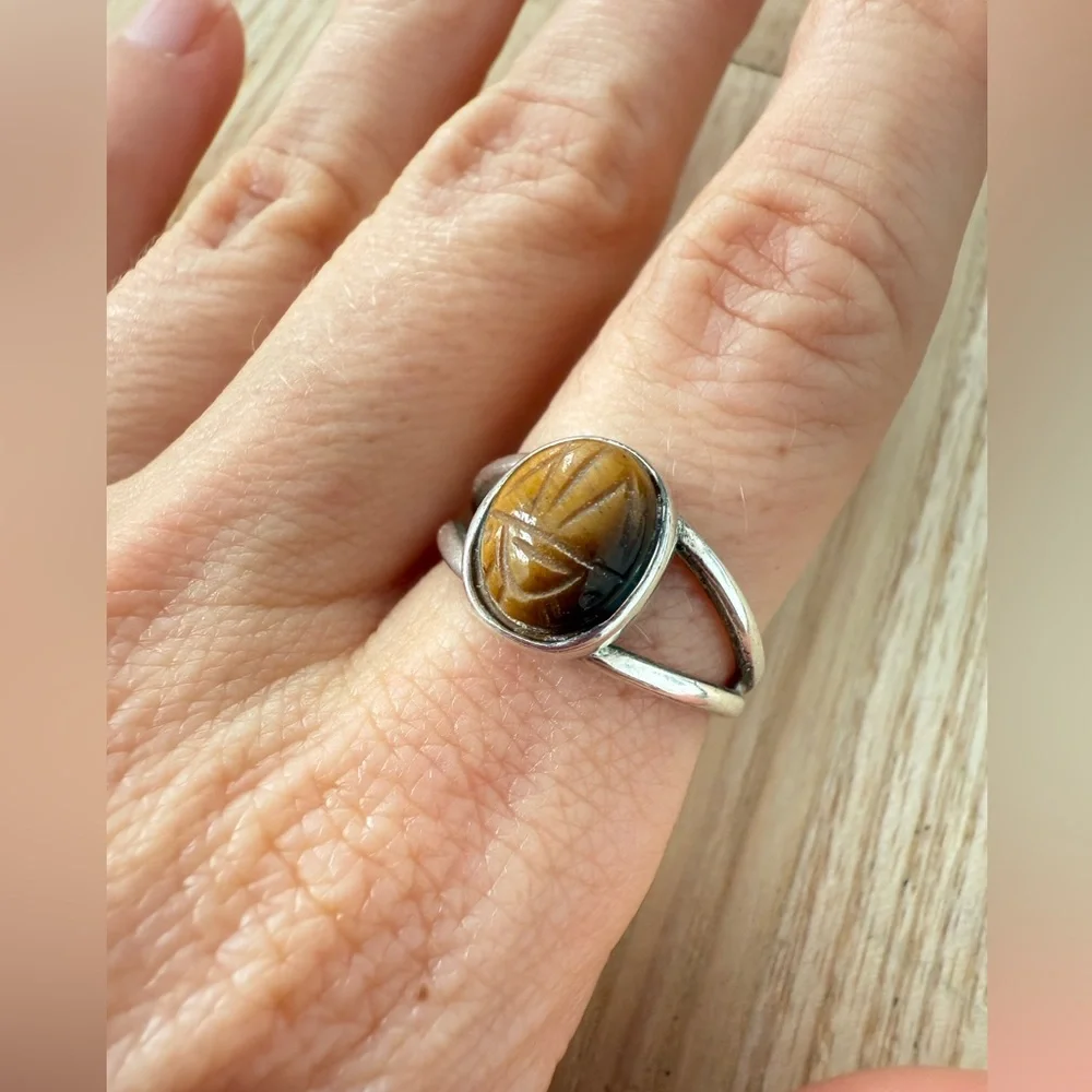 925 Sterling Silver And Carved Tiger's Eye Scarab Ring Size 7